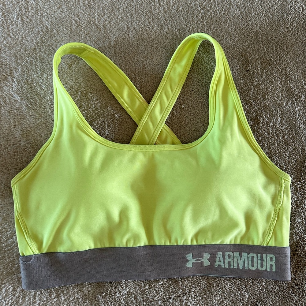 Under Armour Sports Bra Size Medium